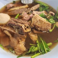 เมนูของร้าน เนื้อตุ๋นนางเลิ้ง ซอยนครสวรรค์ 2