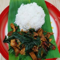 อาซ้อ ผัดไทยเส้นจันท์ ตลาดพุงกาง ประชาอุทิศ