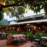 บ้านดอกไม้ & The Farm