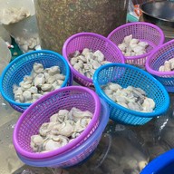 ลุงบอยป้ารัตน์ หอยนางรมสด พัทยา หาดจอมเทียน