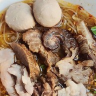 ครัวคุณชายสกายหมูกรอบ อาหารตามสั่ง(หน้าสายไหม27) สายไหม27