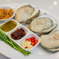 ลานเลทะเลย่างยำ -