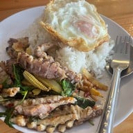 เมนูของร้าน ล้านครัวปลาวาฬ บิ๊กซีห้วยปราบ-สะพานสี่