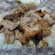 เมนูของร้าน ขาหมู หมูกรอบ by ป้าติ้ว