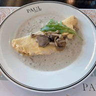 PAUL Central Embassy ชั้น 5