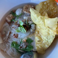 เมนูของร้าน เย็นตาโฟโต้คลื่น ถนนนครอินทร์