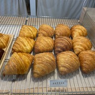 Balance croissant & coffee