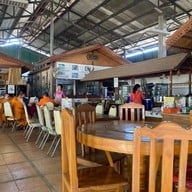 พรเพ็ญขาหมูเสวย