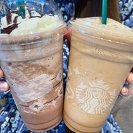 Starbucks บุญถาวร ปิ่นเกล้า