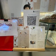 Balance croissant & coffee