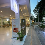 Balance croissant & coffee