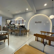 Balance croissant & coffee