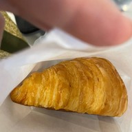 Balance croissant & coffee