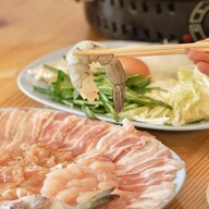 ครอบครัวหมูกระทะ กุ้งแม่น้ำเผา บรรทัดทอง สาขาบรรทัดทอง