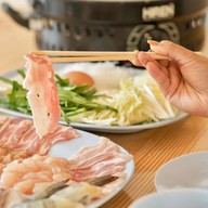 ครอบครัวหมูกระทะ กุ้งแม่น้ำเผา บรรทัดทอง สาขาบรรทัดทอง