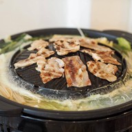 ครอบครัวหมูกระทะ กุ้งแม่น้ำเผา บรรทัดทอง สาขาบรรทัดทอง