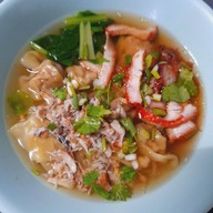 เมนูของร้าน สหชัย บะหมี่เกี๊ยวปูหมูแดง