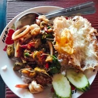 ร้านกระเพราบ้านเพื่อน