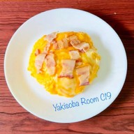 ข้าวไข่ข้น/กะเพรา & ผัดหมี่ซั่ว by Room C_19