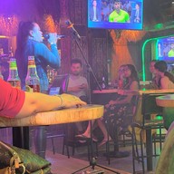 Waikiki Bar & Restaurant