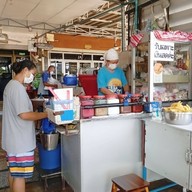 หน้าร้าน ก๋วยเตี๋ยวเจ๊ตื๋อ