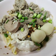 เมนูของร้าน รุ่งเรือง (ตั๋ง) ก๋วยเตี๋ยวหมู สุขุมวิท26 เจ้าเก่า สุขุมวิท 26