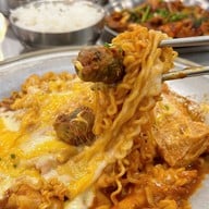 Hasul จามจุรีสแควร์