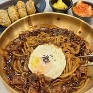 Hasul จามจุรีสแควร์