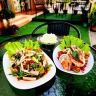 Summer Spot คาเฟ่และอาหาร ปลวกแดง