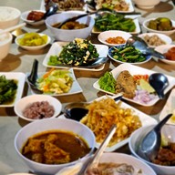 ข้าวต้มคิมยัง (ข้าวต้มกับร้อยถ้วย)