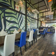 บรรยากาศ Sea Blue Restaurant พัทยา