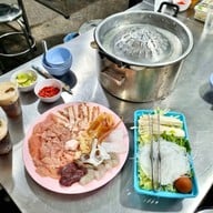 เฮียเชลล์หมูกะทะ ซ.เจริญนคร 46
