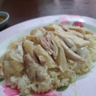 ป้าเล็กข้าวมันไก่ ท่าดินแดง
