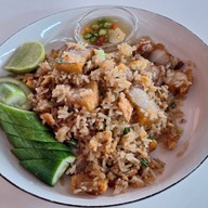 ผัดไทย หอยทอด รสทิพย์ ลาดปลาเค้า21