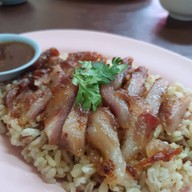 ป้าเล็กข้าวมันไก่ ท่าดินแดง