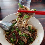ก๋วยเตี๋ยวเรือผู้ใหญ่เล