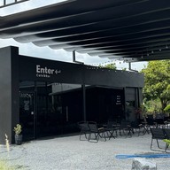 Enter cafè and bar -