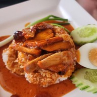 ก๋วยเตี๋ยวเส้นปลา เกี๊ยวปลา เจ๊จิ๋ม