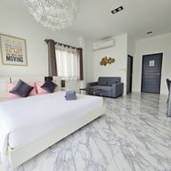 Z - Beach Resort [ ซีบีช รีสอร์ท ]