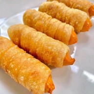บ้าน4เฌอ Snack Fry Fin Fun จุดเริ่มต้นของความสุข คืออาหารที่อร่อย
