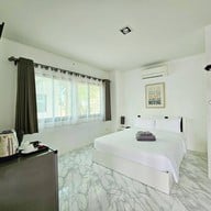 Z - Beach Resort [ ซีบีช รีสอร์ท ]