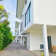 Z - Beach Resort [ ซีบีช รีสอร์ท ]