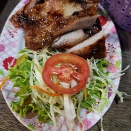 เมนูของร้าน ร้านลาบยโส หน้าตลาดฐานเพรช