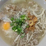 ก๋วยจั๊บนายหัว  พัฒนาการ