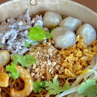 บ้านหมี่คลุก (ข้าวไข่ข้น ยำเส้นแก้วและหมี่ไก่ฉีก)