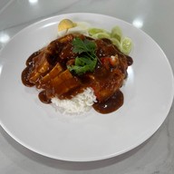 ร้านสามใจ ข้าวหมูแดง ข้าวหมูกรอบ สูตรนครปฐม สวนเสือศรีราชา