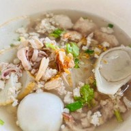 เตี๋ยวหมูบ้านบึง ครัวแจนยู