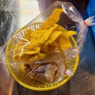 ซานตง (เยาวราช) บะหมี่เกี๊ยว ข้าวหมูแดง หมูกรอบ สาขา 4