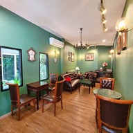 The Famous Cafe Suan Phak
