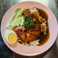 ซานตง (เยาวราช) บะหมี่เกี๊ยว ข้าวหมูแดง หมูกรอบ สาขา 4